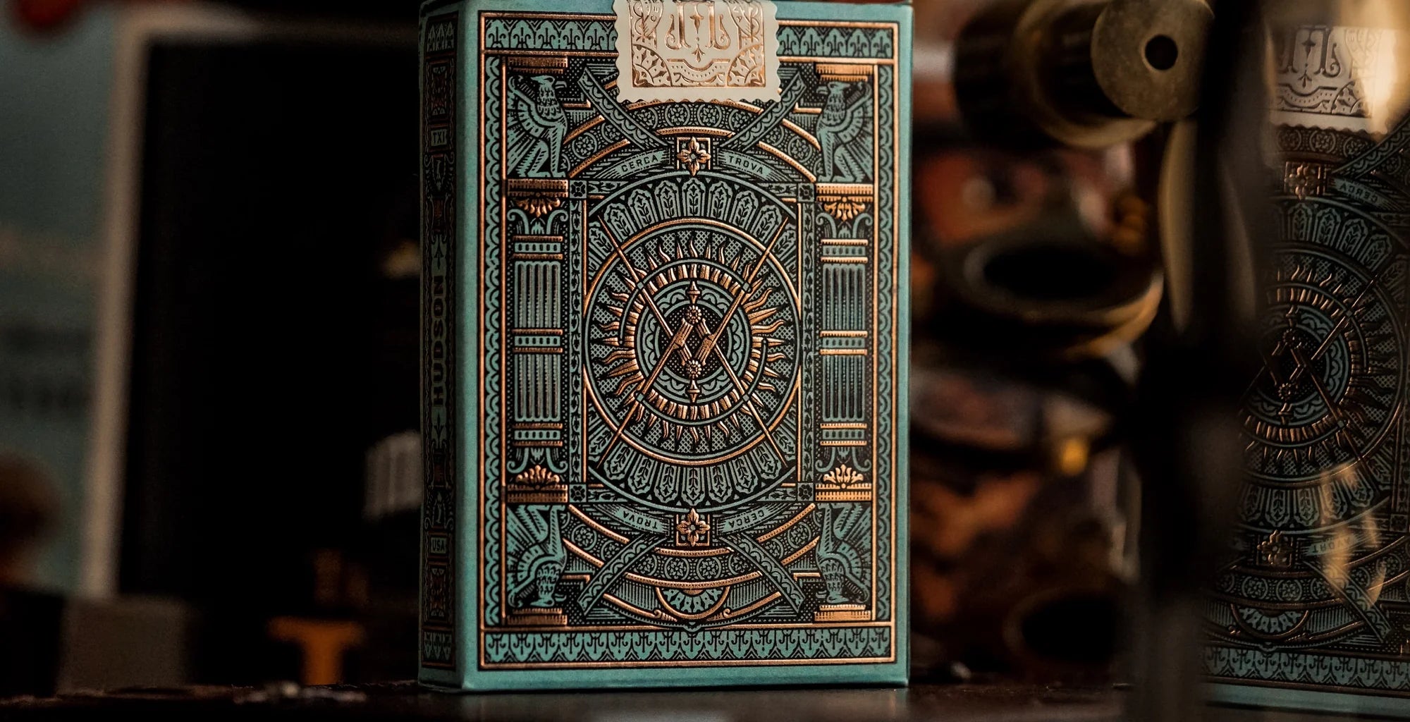 Theory11 Hudson tuck seal and top edge with copper foil detail