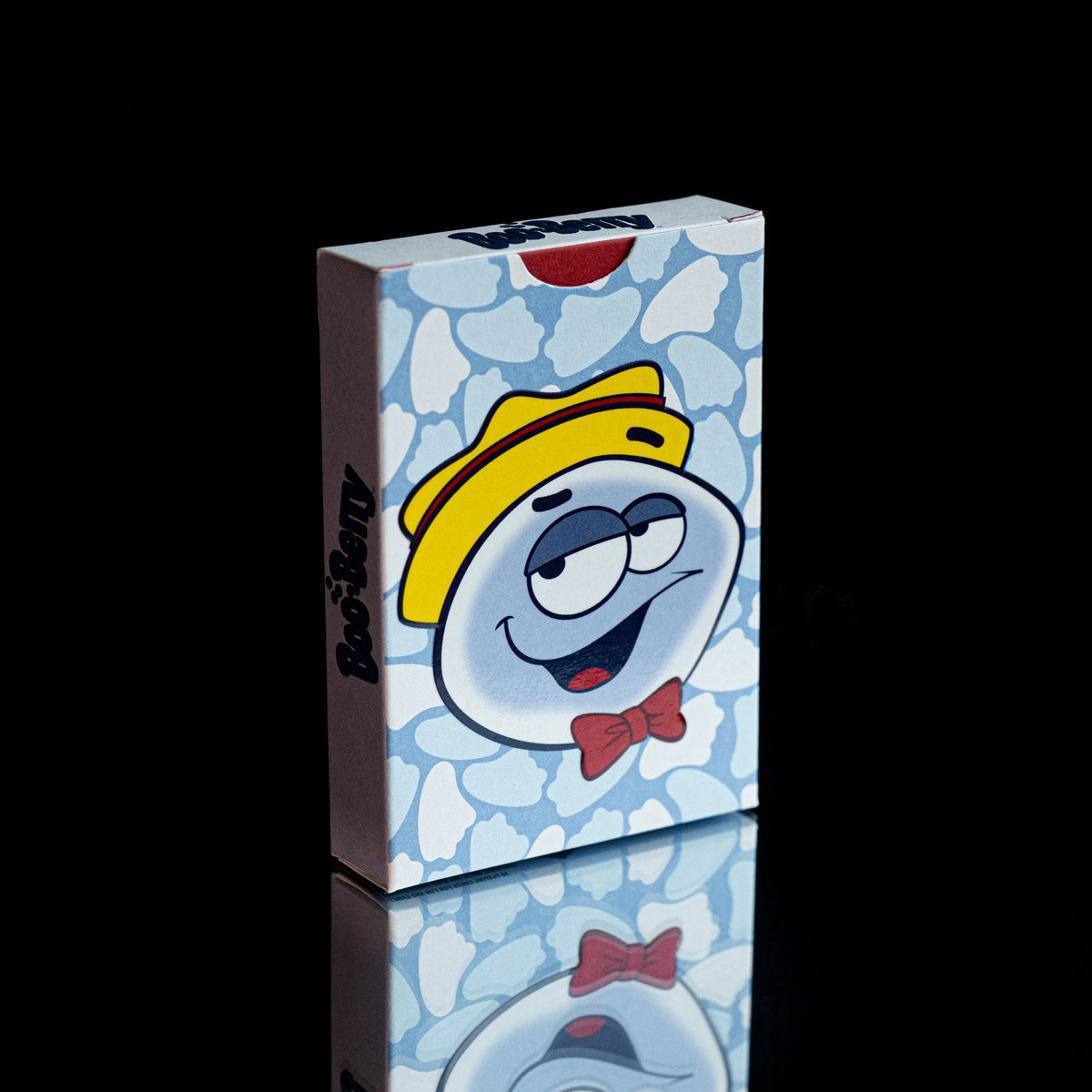 Back of the Boo Berry tuck box with a large ghost portrait over a blue-and-white ghost pattern.