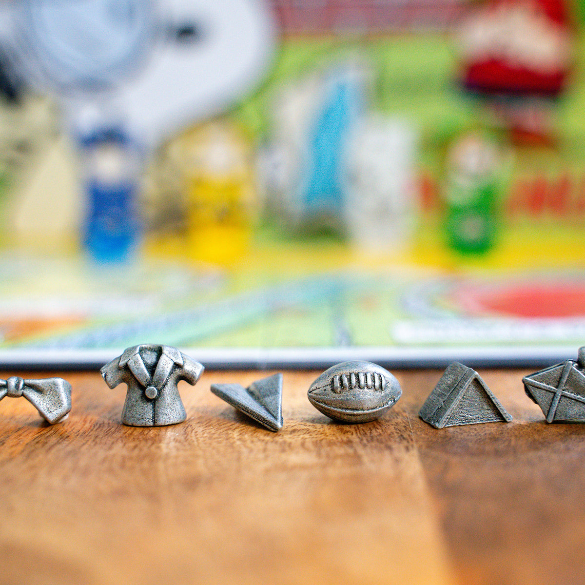 Clue: Peanuts Edition – game components
